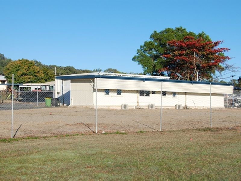 42 Lee Street, Sarina QLD 4737