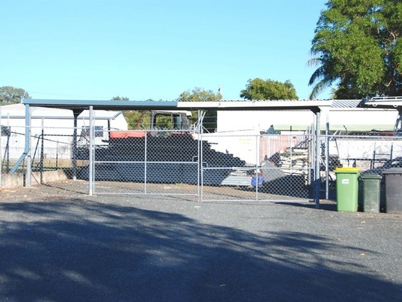 42 Lee Street, Sarina QLD 4737