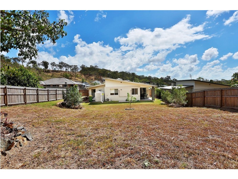 Unit 1/86 West Street, Sarina QLD 4737