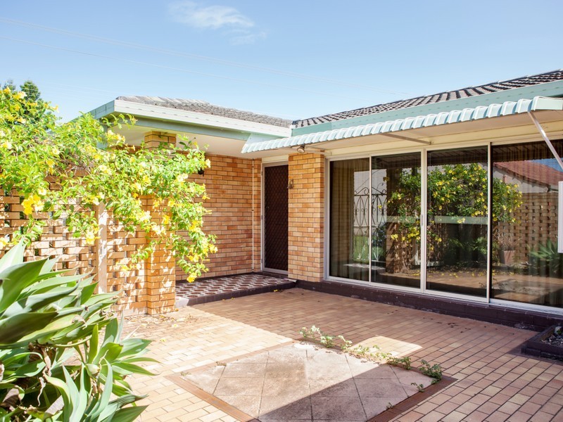 12 Lagoon Street, West Mackay QLD 4740