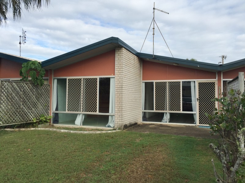 Unit 2/47 Owen Jenkins Drive, Sarina Beach QLD 4737