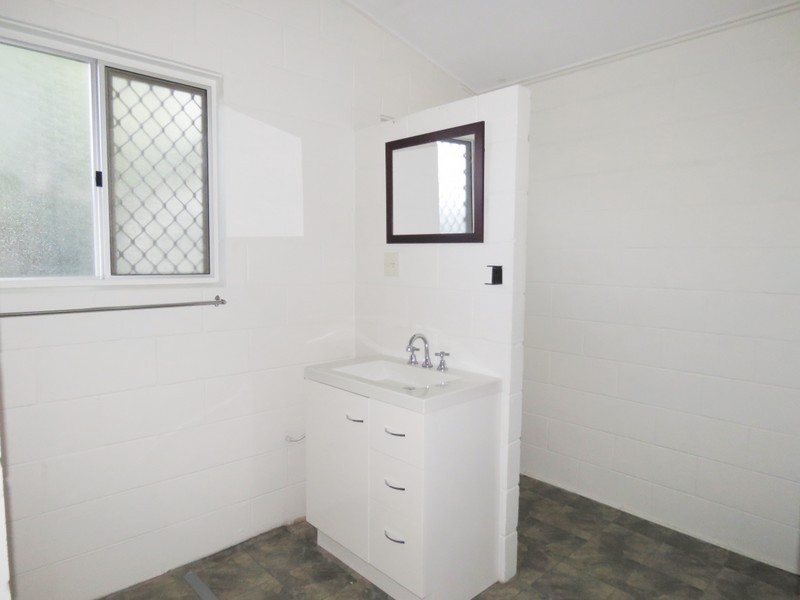 Unit 2/47 Owen Jenkins Drive, Sarina Beach QLD 4737