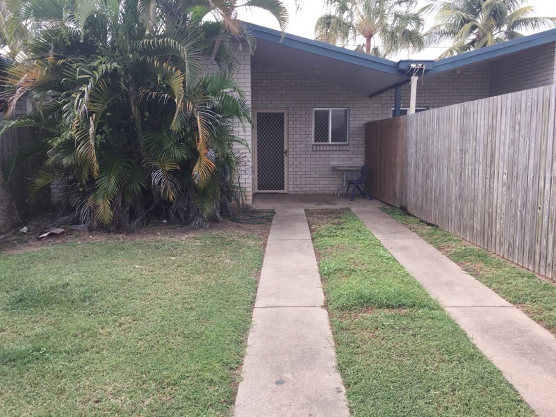 Unit 2/47 Owen Jenkins Drive, Sarina Beach QLD 4737