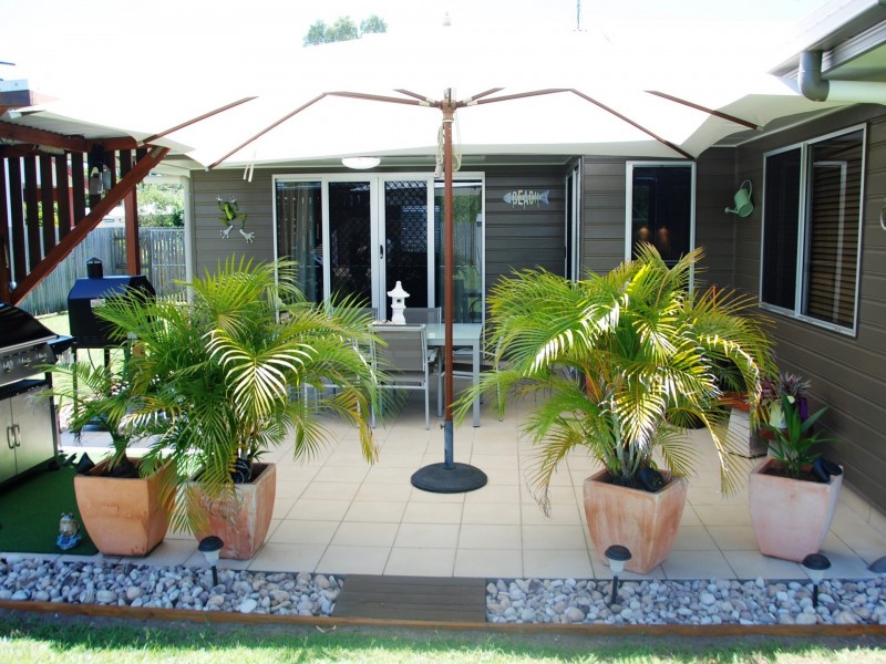 6 Rasmussen Court, Armstrong Beach QLD 4737