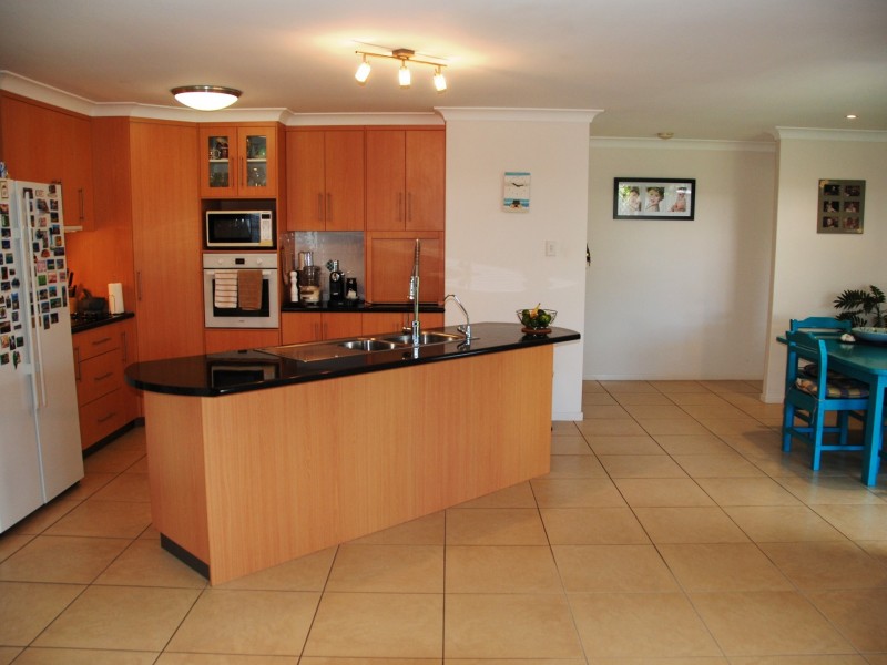 6 Rasmussen Court, Armstrong Beach QLD 4737