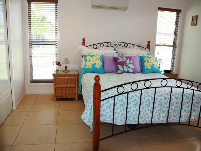 6 Rasmussen Court, Armstrong Beach QLD 4737