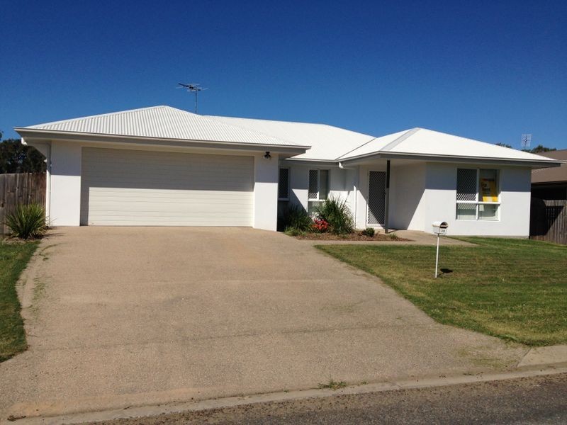 38 Deguara Avenue, Armstrong Beach QLD 4737