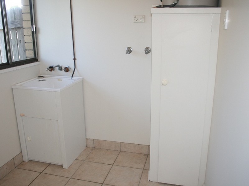 Unit 2/3 Carey Street, Hay Point QLD 4740