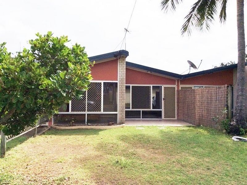 Unit 3/47 Owen Jenkins Drive, Sarina Beach QLD 4737