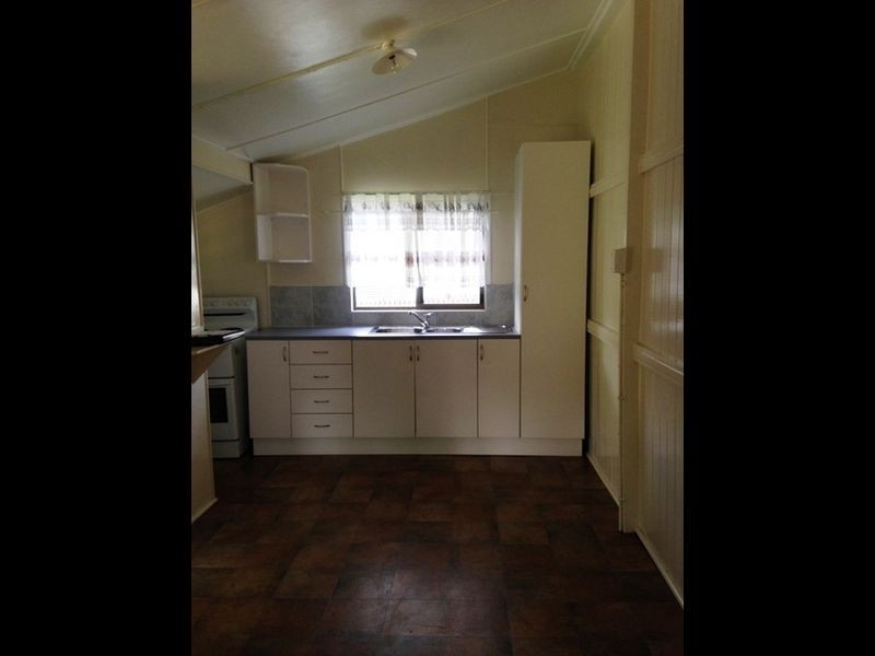 39 Beach Road, Sarina QLD 4737