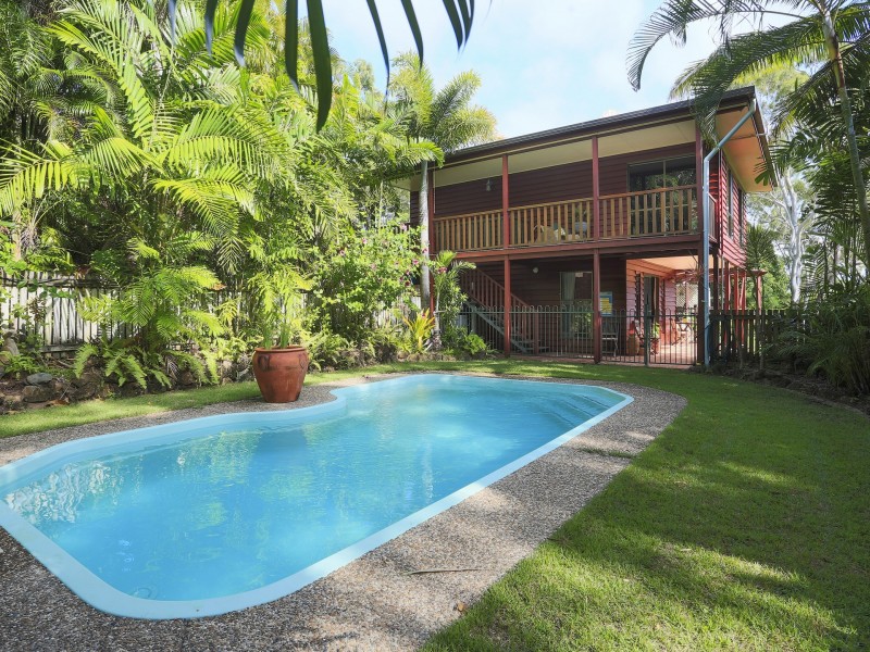 33 Cilla Hill Court, Sarina Beach QLD 4737