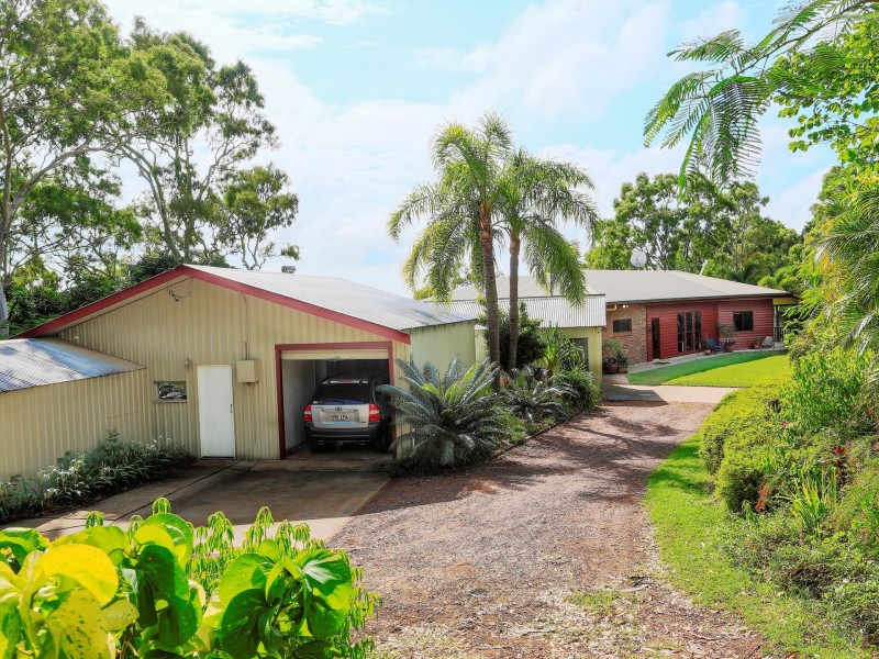 33 Cilla Hill Court, Sarina Beach QLD 4737
