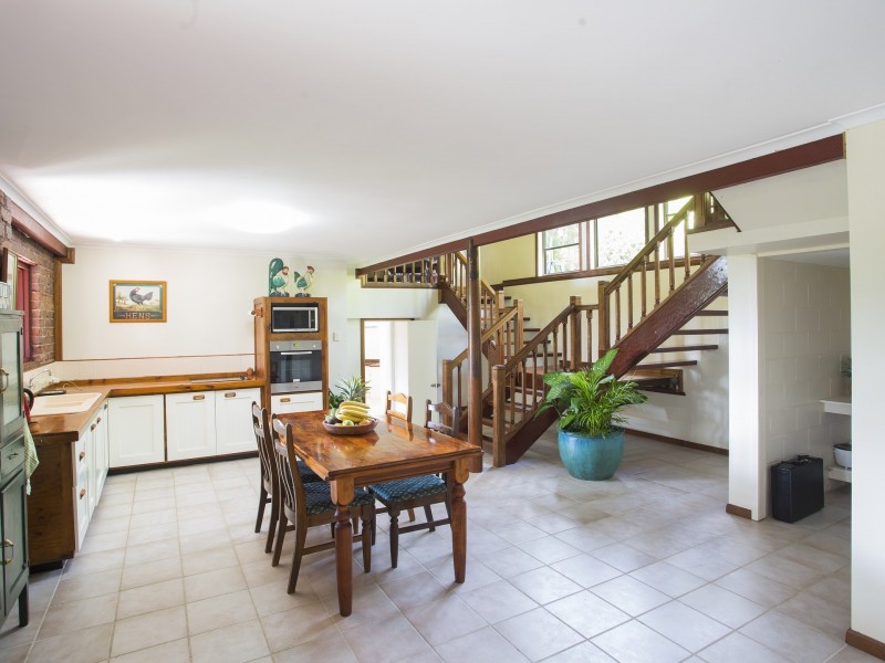 33 Cilla Hill Court, Sarina Beach QLD 4737