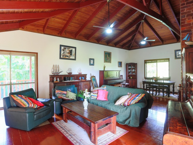 33 Cilla Hill Court, Sarina Beach QLD 4737