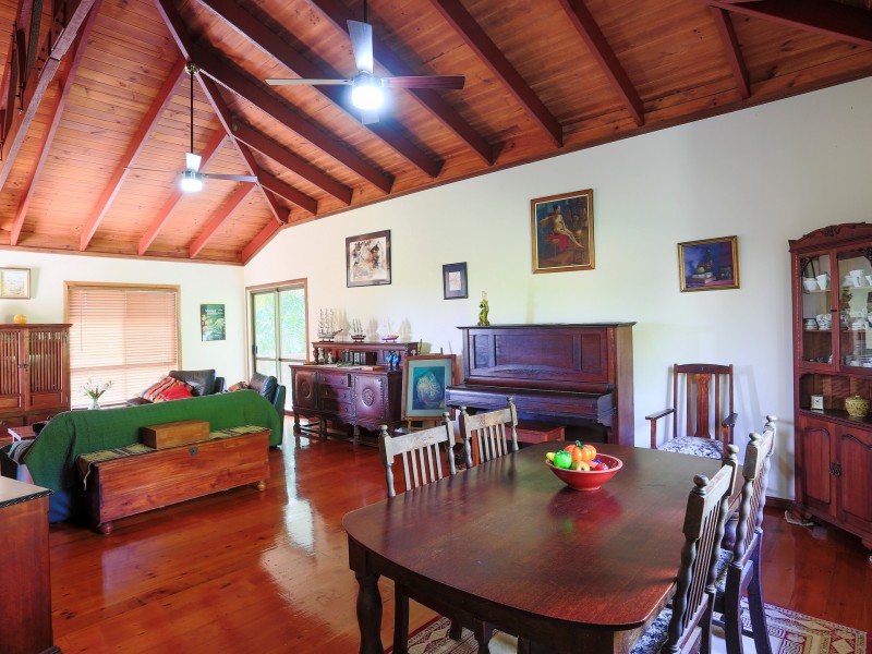 33 Cilla Hill Court, Sarina Beach QLD 4737