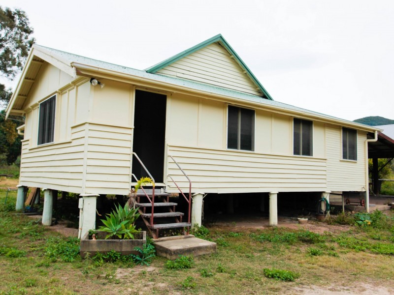1342 St Lawrence Croydon Road, St Lawrence QLD 4707