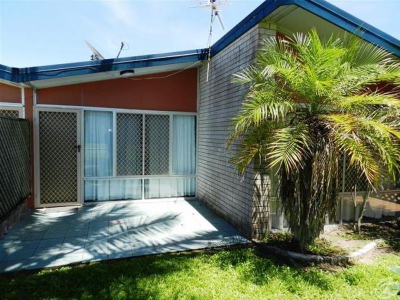 Unit 4/47 Owen Jenkins Drive, Sarina Beach QLD 4737