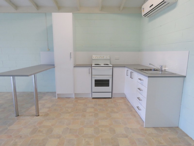 Unit 4/47 Owen Jenkins Drive, Sarina Beach QLD 4737