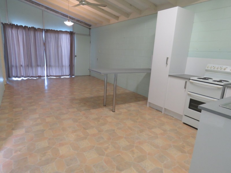 Unit 4/47 Owen Jenkins Drive, Sarina Beach QLD 4737