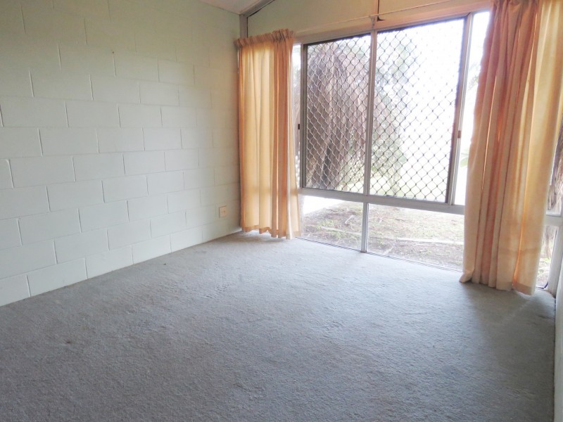 Unit 4/47 Owen Jenkins Drive, Sarina Beach QLD 4737