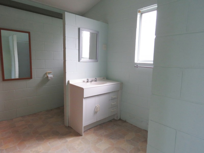 Unit 4/47 Owen Jenkins Drive, Sarina Beach QLD 4737