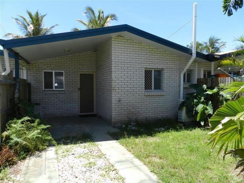 Unit 4/47 Owen Jenkins Drive, Sarina Beach QLD 4737