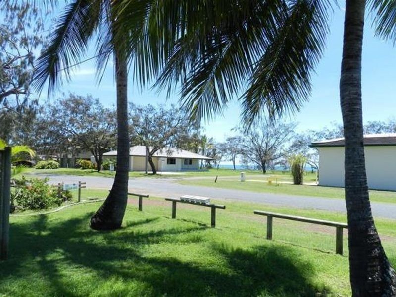Unit 4/47 Owen Jenkins Drive, Sarina Beach QLD 4737