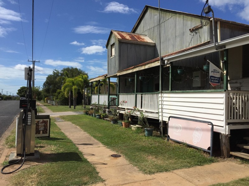13 RAILWAY PARADE, St Lawrence QLD 4707