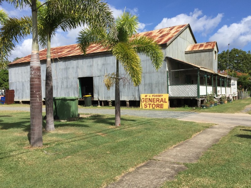 13 RAILWAY PARADE, St Lawrence QLD 4707