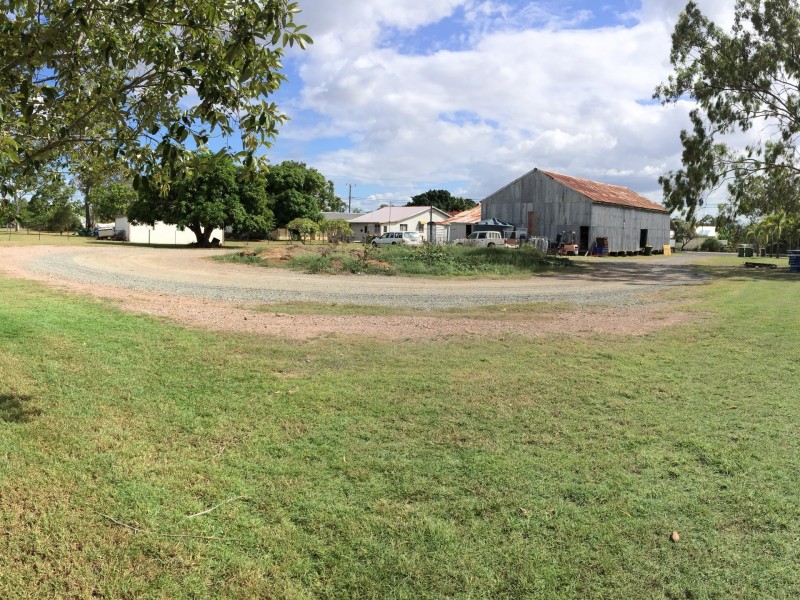 13 RAILWAY PARADE, St Lawrence QLD 4707
