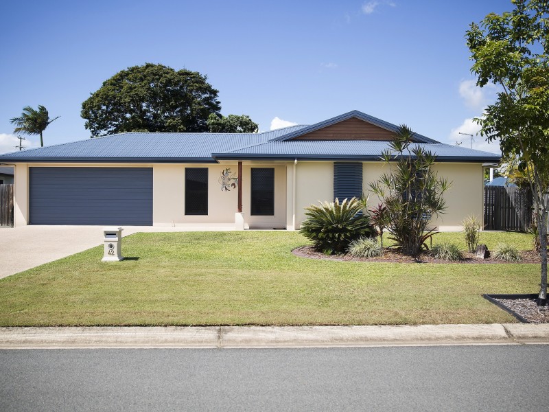 42 Pacific Avenue, Sarina QLD 4737