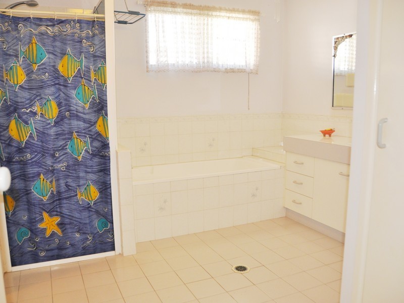 14 Ware Avenue, Sarina QLD 4737