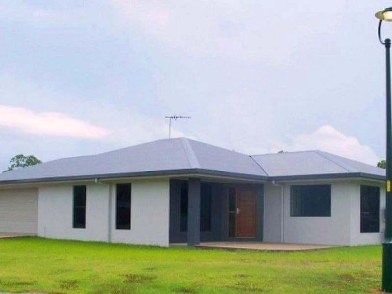 6 Leonie Court, Armstrong Beach QLD 4737