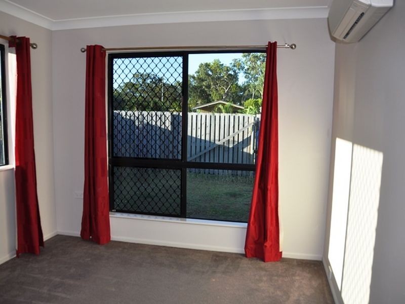 6 Leonie Court, Armstrong Beach QLD 4737