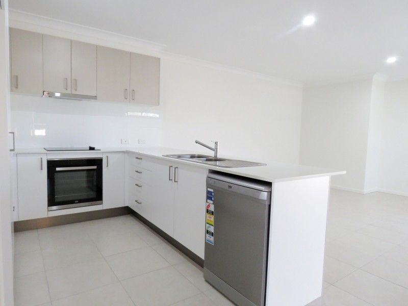 Unit 2/41 Armstrong Beach rd, Armstrong Beach QLD 4737