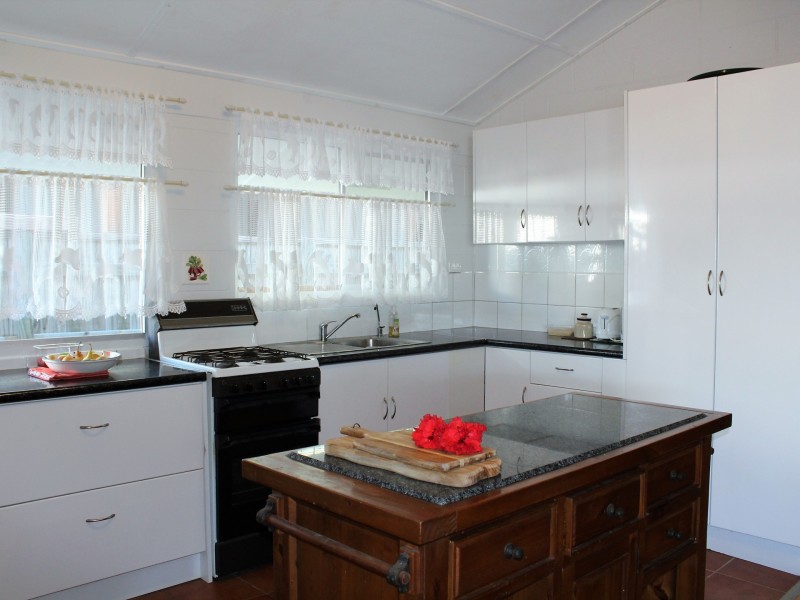 40 Colonial Drive, Clairview QLD 4741