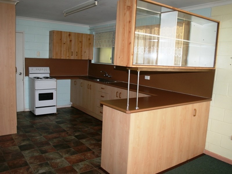 15 Langdon Street, Sarina QLD 4737