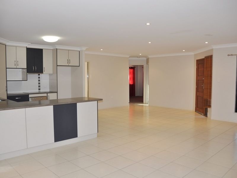 6 Leonie Court, Armstrong Beach QLD 4737