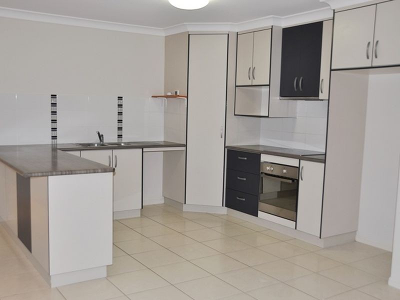 6 Leonie Court, Armstrong Beach QLD 4737