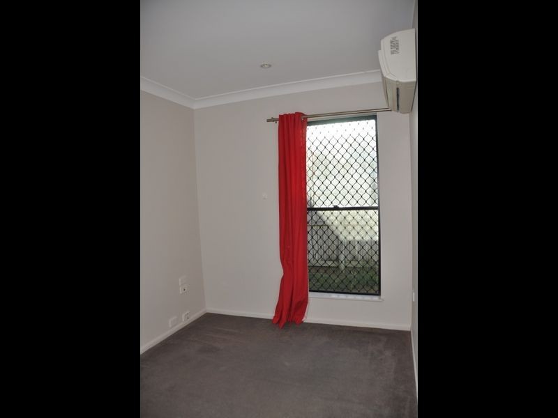 6 Leonie Court, Armstrong Beach QLD 4737