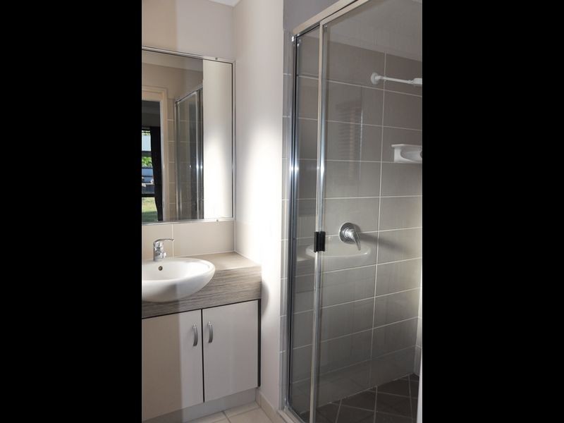 6 Leonie Court, Armstrong Beach QLD 4737