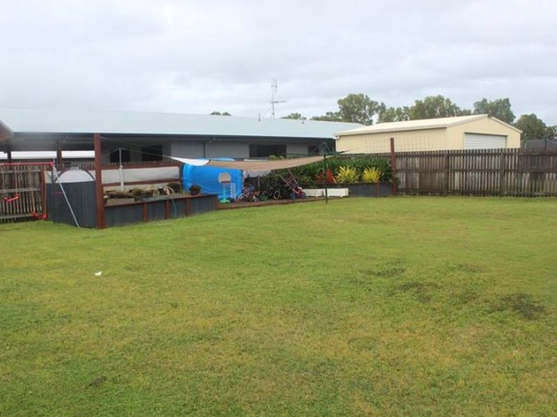 6 Leonie Court, Armstrong Beach QLD 4737