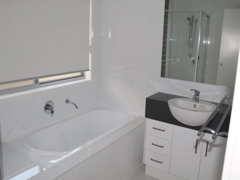 1/42 Brooksfield Drive, Sarina Beach QLD 4737