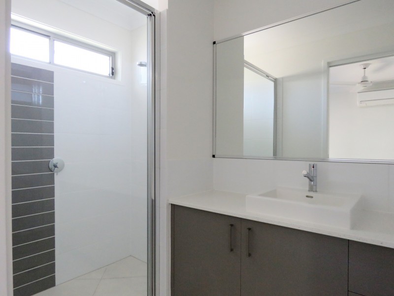 Unit 2/1 Elle Court, Armstrong Beach QLD 4737