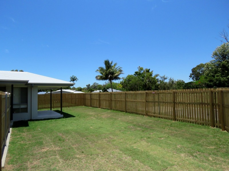 Unit 2/1 Elle Court, Armstrong Beach QLD 4737