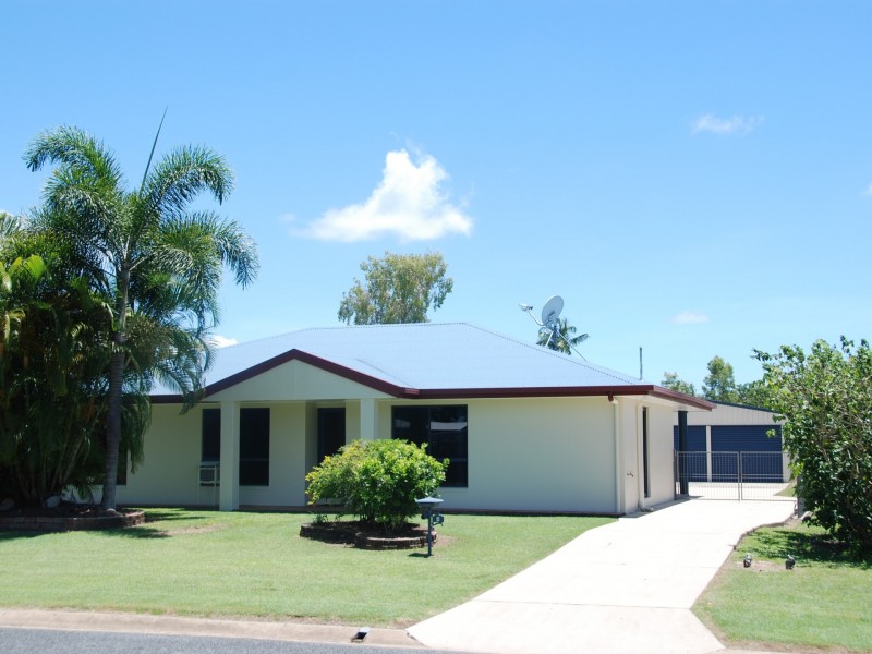 4 Crescent Street, Armstrong Beach QLD 4737