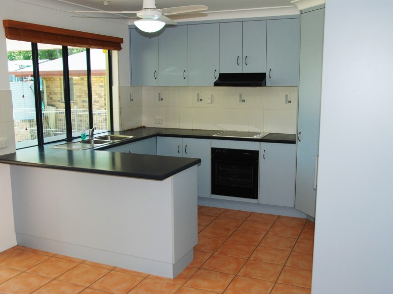 4 Crescent Street, Armstrong Beach QLD 4737