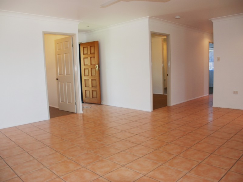 4 Crescent Street, Armstrong Beach QLD 4737