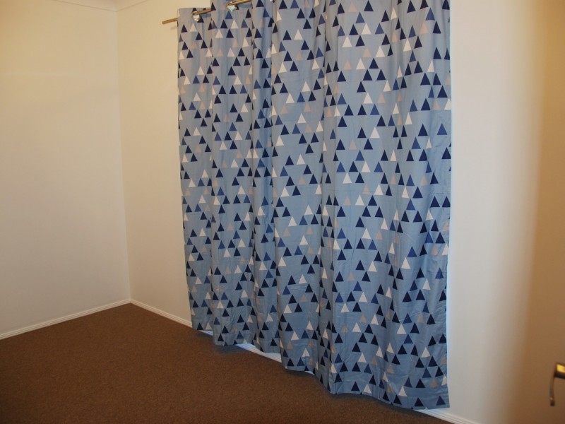 4 Crescent Street, Armstrong Beach QLD 4737