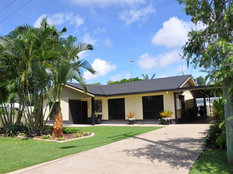 9 Crescent Street, Armstrong Beach QLD 4737